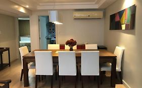 Apartamento confortável quadra mar